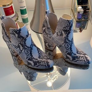 Steve Madden Snake Print Heeled Ankle Boots - Black & White